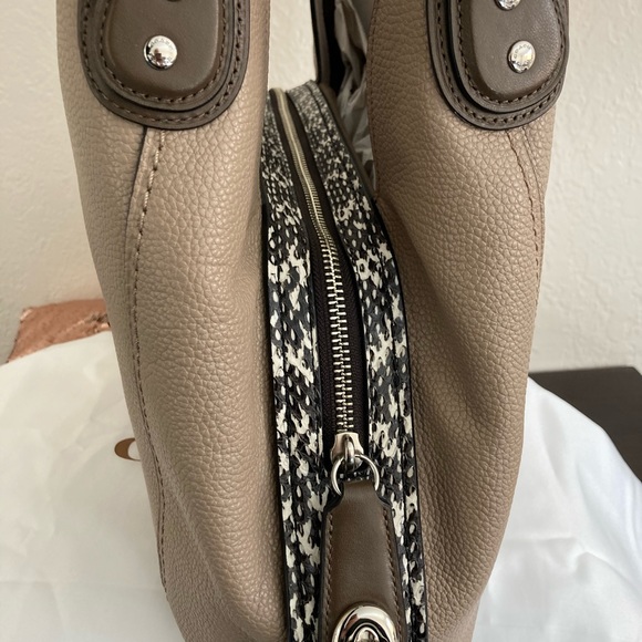 Authentic Coach Edie 31 with snake trim - Picture 3 of 11